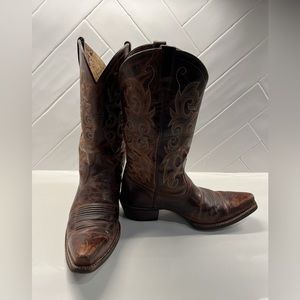 Women’s Ariat boots